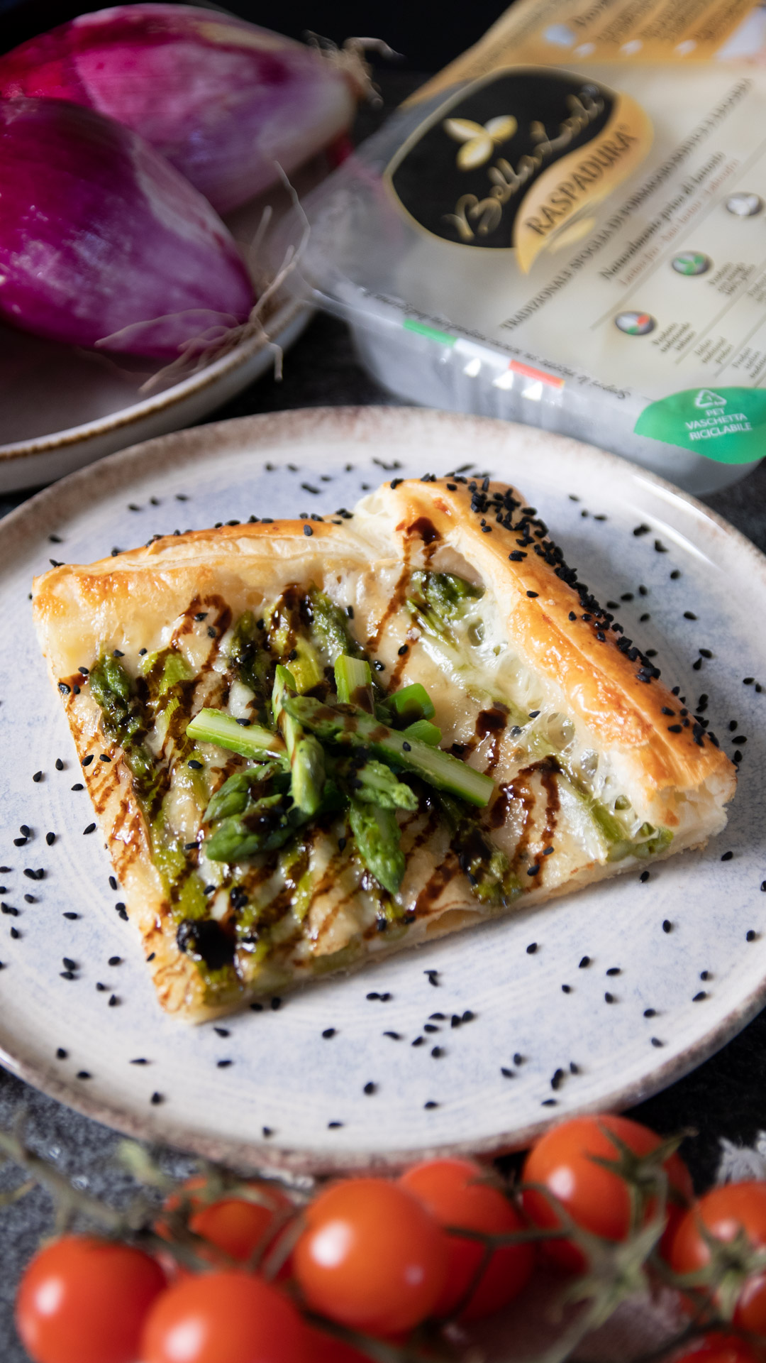 Torta salata con asparagi al balsamico e Raspadura Bella Lodi